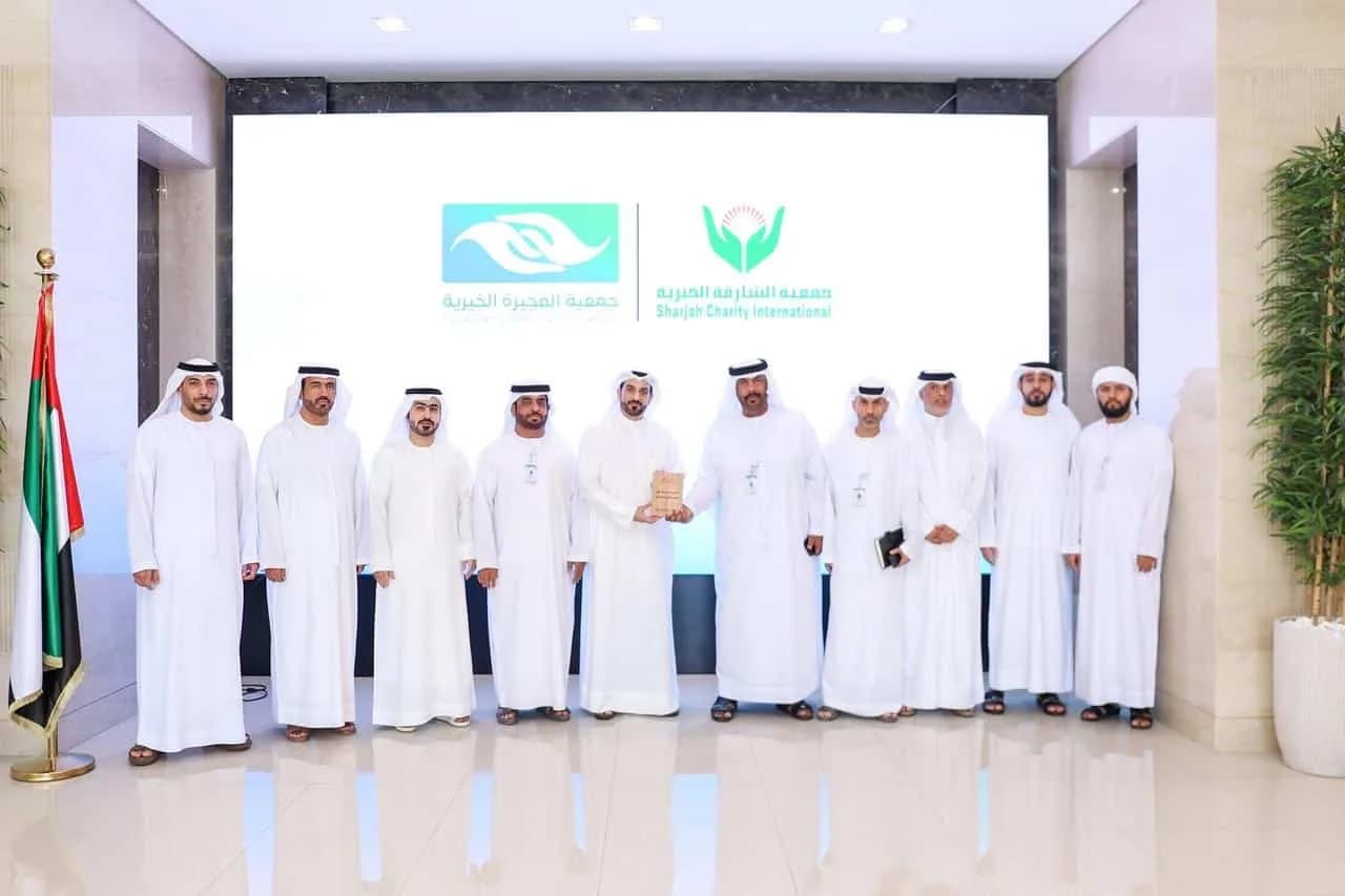 جمعية الفجيرة الخيرية تستقبل وفًدا من جمعية الشارقة الخيرية لتعزيز التعاون وتبادل الخبرات